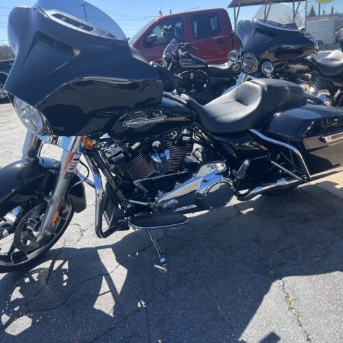 Used 2022 Harley-Davidson Cruiser Motorcycle