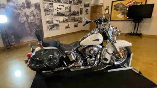 2014 Harley-Davidson® FLSTC - Heritage Softail® Classic - Image 19