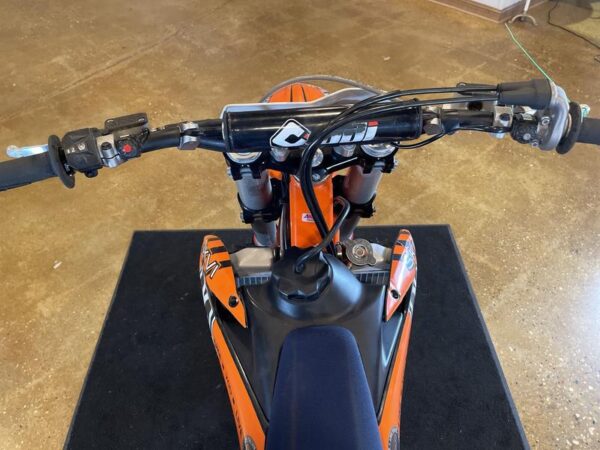 2022 KTM 450 SX-F Factory Edition - Image 2