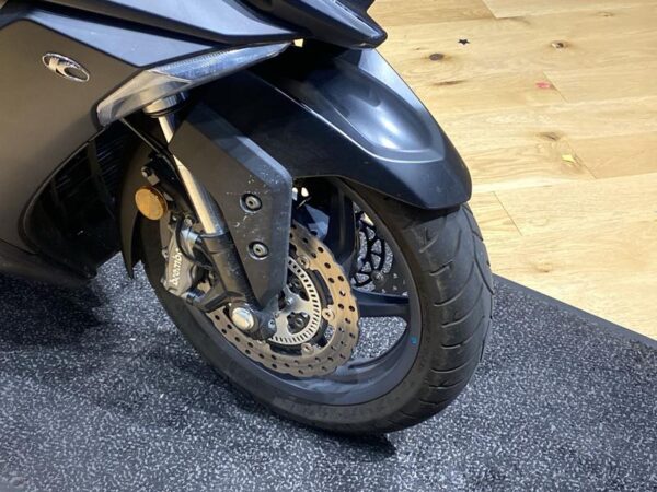 2022 KYMCO #AK550 - Image 4
