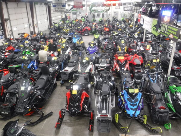 Used 2018 Polaris Snowmobile 800 RUSH XCR ES - Image 2