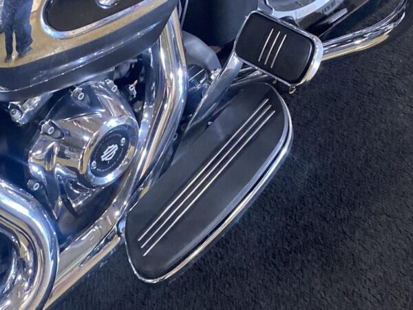 2020 Harley-Davidson® FLTRX - Road Glide® - Image 12