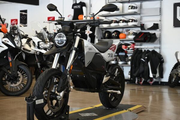 2022 Zero Motorcycles FXE - Image 13