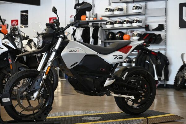 2022 Zero Motorcycles FXE - Image 12