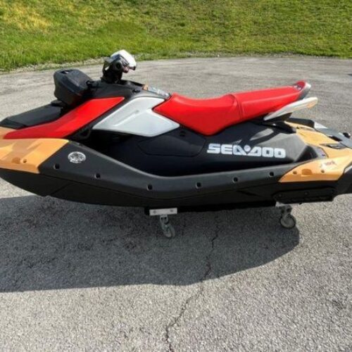 Sea-Doo Spark® for 3 Rotax® 900 ACE™ – 90 CONV with IBR and Audio