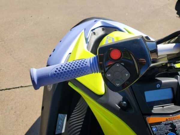 2024 Sea-Doo Spark® Trixx™ for 1 Rotax® 900 ACE™ - 90 iBR - Image 3