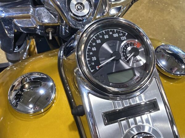 2008 Harley-Davidson® FLHRC - Road King® Classic - Image 18