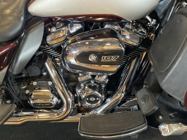 2018 Harley-Davidson® FLHTCU - Electra Glide® Ultra Classic® - Image 7