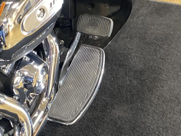 2021 Harley-Davidson® FLHTCUTG - Tri Glide® Ultra - Image 16