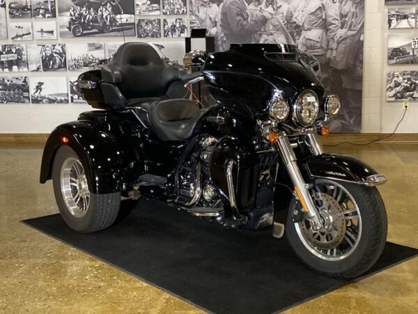 2021 Harley-Davidson® FLHTCUTG - Tri Glide® Ultra