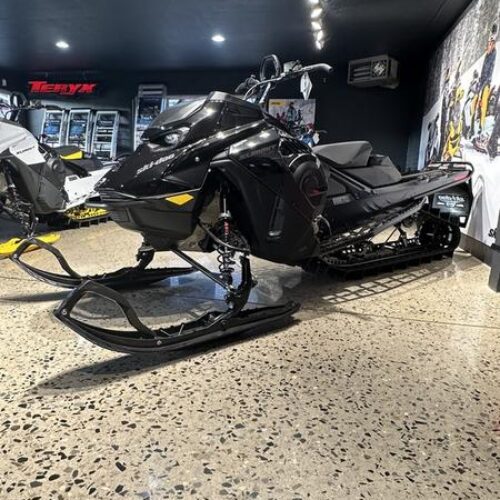 New 2023 Ski-Doo Snowmobile Summit® Edge® Rotax® 850 E-TEC 165 SS H_Alt PowderMa