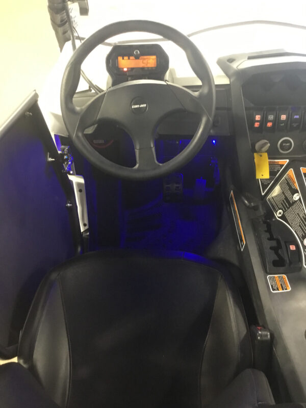 Used 2020 Can-Am UTV/Utility Commander 800R - Image 9