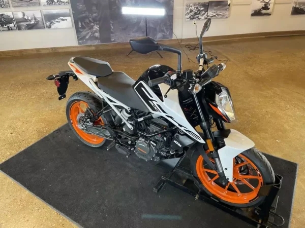 2022 KTM 200 Duke - Image 17