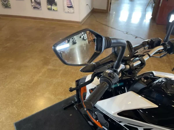 2022 KTM 200 Duke - Image 2