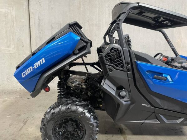2023 Can-Am Commander XT 700 - Image 5