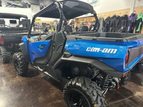 2023 Can-Am Commander XT 700 - Image 9