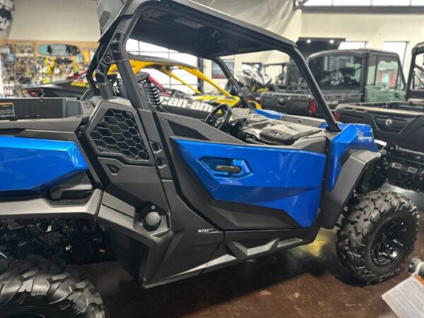 2023 Can-Am Commander XT 700 - Image 10