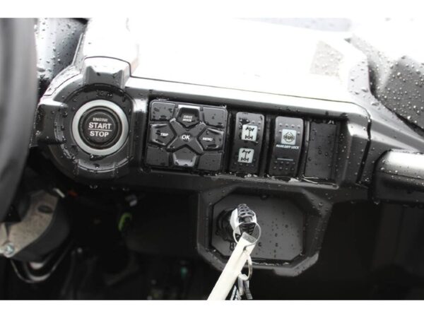 2024 Can-Am Commander XT 1000R - Image 14