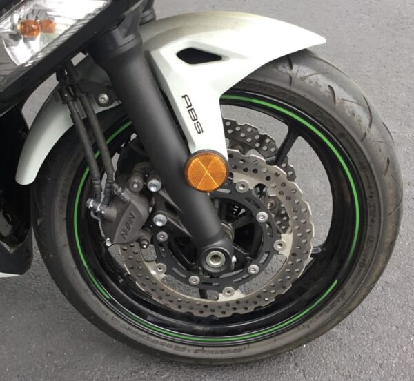 Used 2022 Kawasaki Ninja® 650 ABS Pearl Robotic White/Metallic Carbon Gra - Image 8