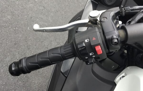 Used 2022 Kawasaki Ninja® 650 ABS Pearl Robotic White/Metallic Carbon Gra - Image 10