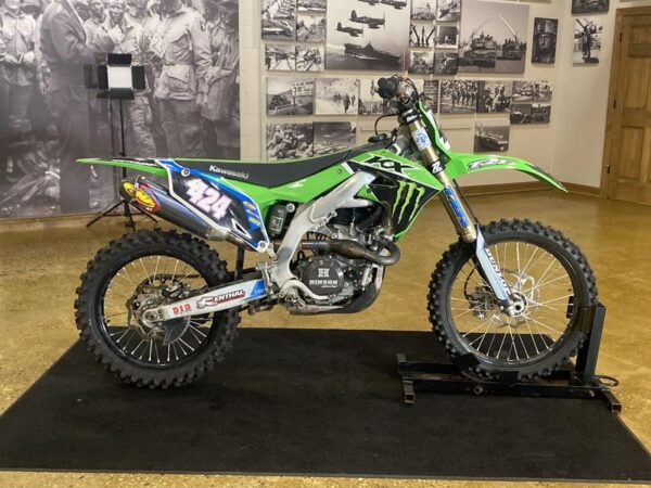 2019 Kawasaki KX™450 - Image 14