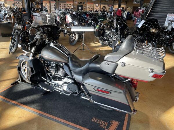2018 Harley-Davidson® FLHTK - Ultra Limited - Image 2