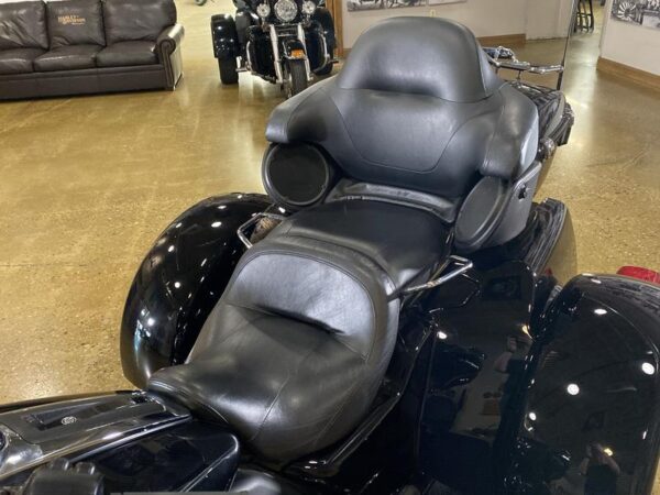 2021 Harley-Davidson® FLHTCUTG - Tri Glide® Ultra - Image 13