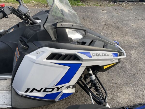 Used 2021 Polaris Snowmobile 550 Indy LXT - Image 2
