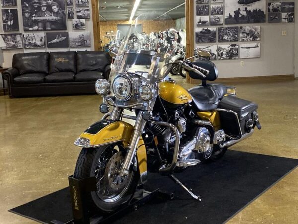 2008 Harley-Davidson® FLHRC - Road King® Classic - Image 7