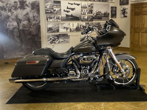 2020 Harley-Davidson® FLTRX - Road Glide® - Image 13