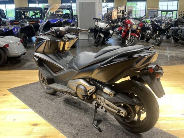 2022 KYMCO #AK550 - Image 6
