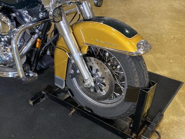 2008 Harley-Davidson® FLHRC - Road King® Classic - Image 16