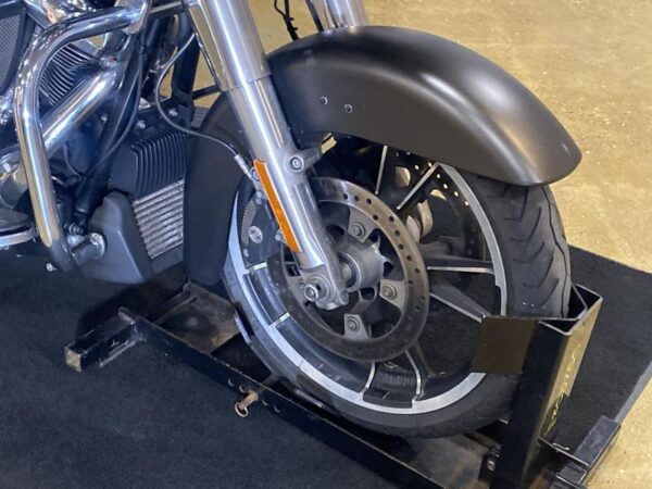 2020 Harley-Davidson® FLTRX - Road Glide® - Image 19