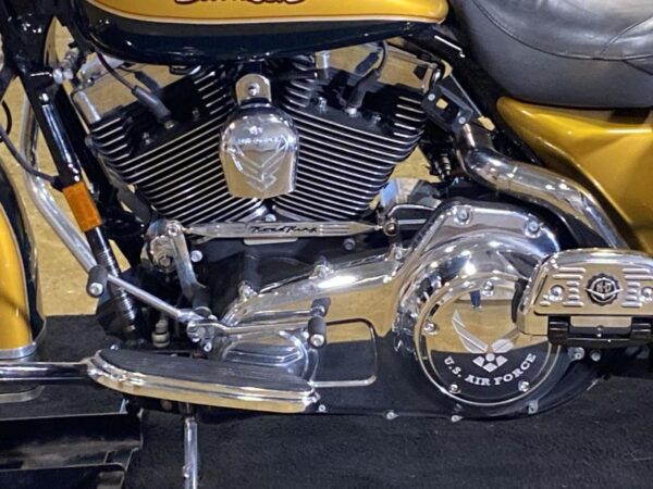 2008 Harley-Davidson® FLHRC - Road King® Classic - Image 13