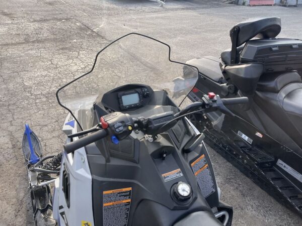 Used 2021 Polaris Snowmobile 550 Indy LXT - Image 5