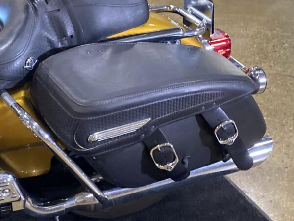2008 Harley-Davidson® FLHRC - Road King® Classic - Image 4