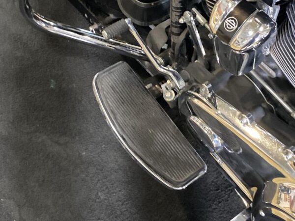 2019 Harley-Davidson® FLHR - Road King® - Image 13