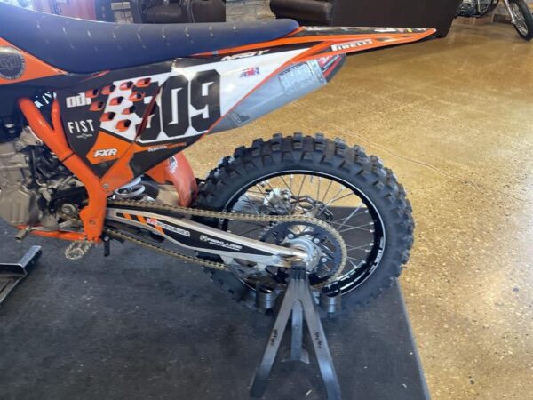2022 KTM 450 SX-F Factory Edition - Image 7