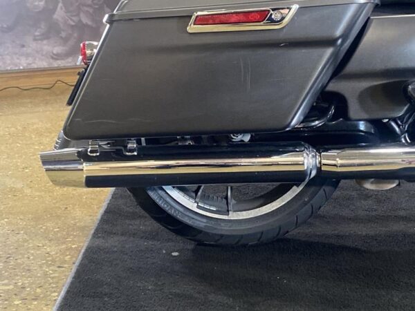2020 Harley-Davidson® FLTRX - Road Glide® - Image 11