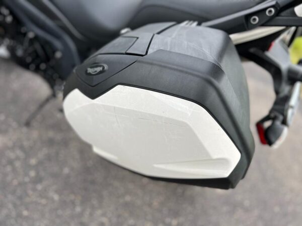 2010 Triumph TIGER 1050 ABS - Image 16
