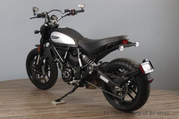 2022 Ducati Scrambler Icon Dark - Image 14